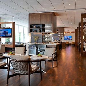 One-Bedroom King Suite